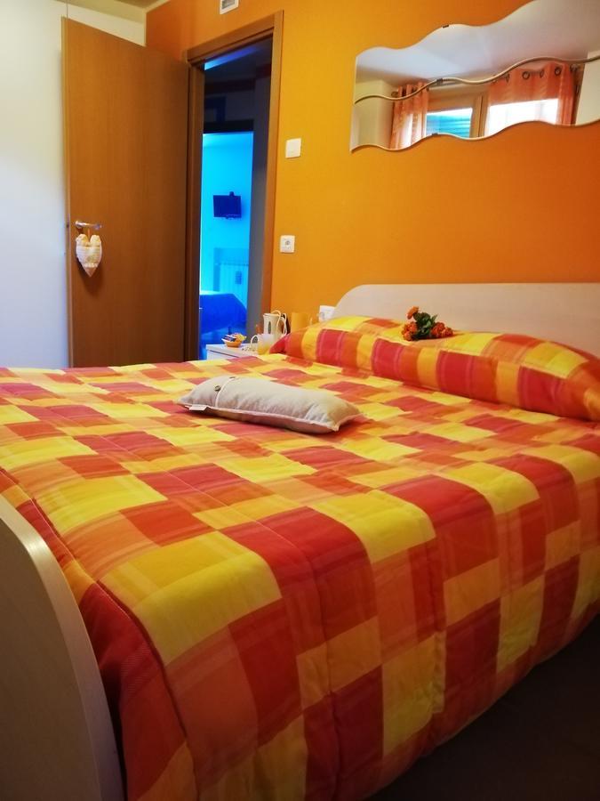 Monasterolo del Castello B&B Notte E Di المظهر الخارجي الصورة